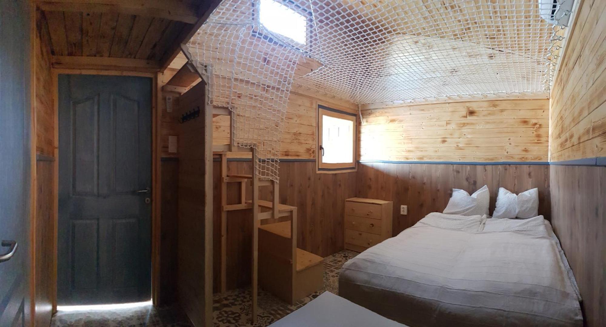 Mandel Fahazak Otel Paloznak Oda fotoğraf
