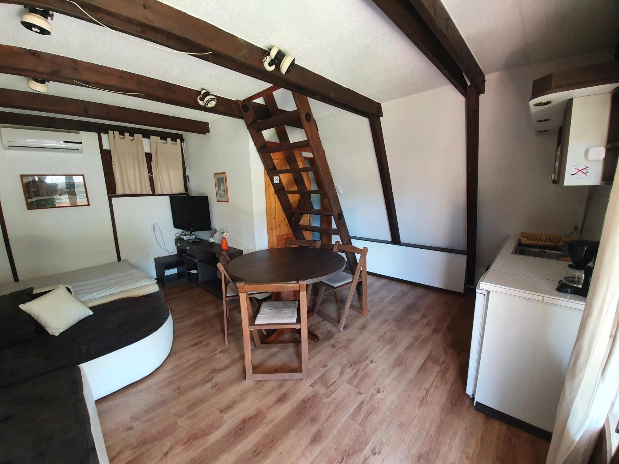 Mandel Fahazak Otel Paloznak Oda fotoğraf